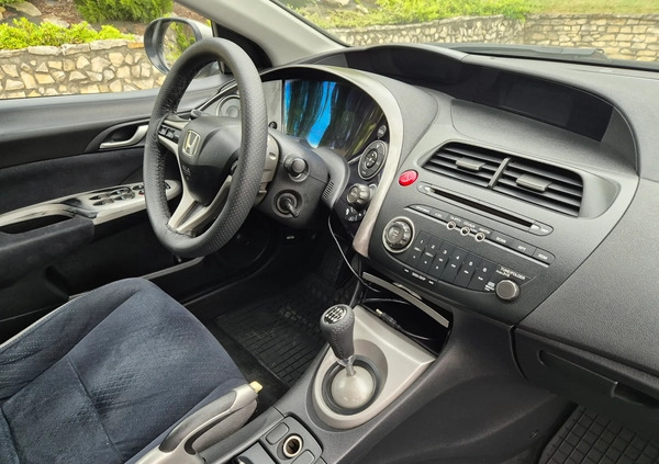 Honda Civic cena 10600 przebieg: 402000, rok produkcji 2006 z Kraków małe 379